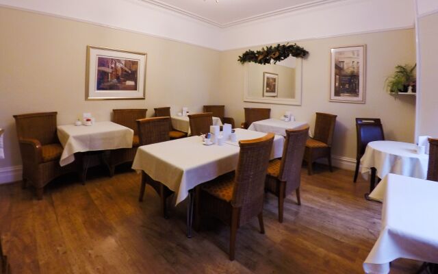 Dene House