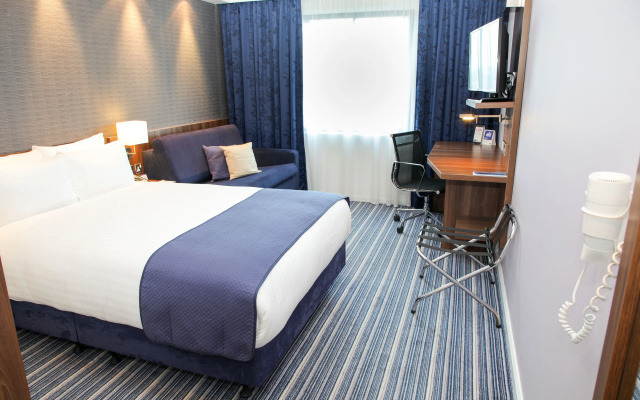 Holiday Inn Express London Heathrow T5 by IHG