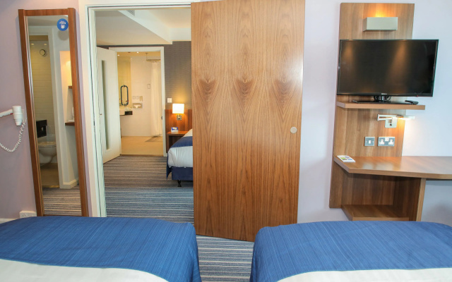 Holiday Inn Express London Heathrow T5 by IHG