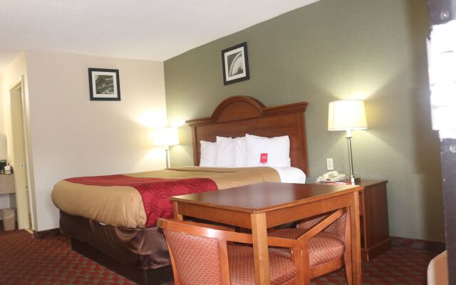 Econo Lodge Huntington - Barboursville University Area