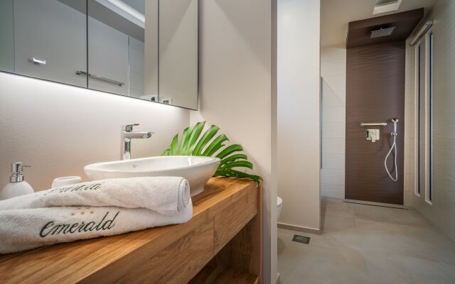 Emerald Villas