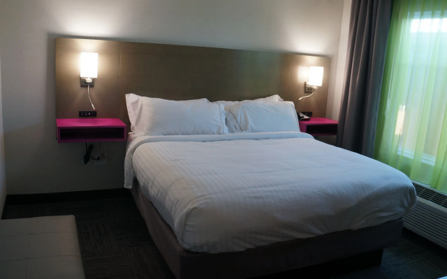 Holiday Inn Express & Suites Shippensburg by IHG