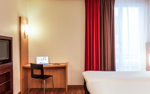 Mercure Paris Butte Montmartre Basilique