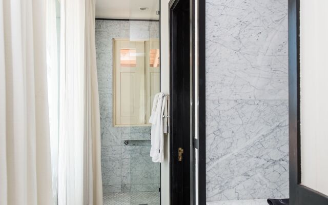 American Trade Hotel