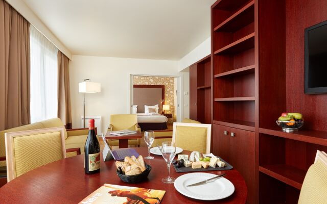 Clarion Paris CDG Airport Hotel