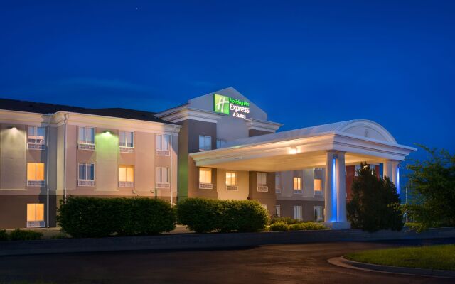 Holiday Inn Express & Suites Lawrence by IHG
