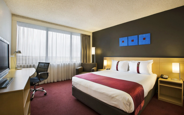 Holiday Inn Melbourne Airport by IHG