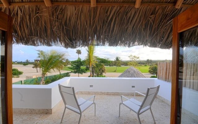 Cayuco 9 by RedAwning
