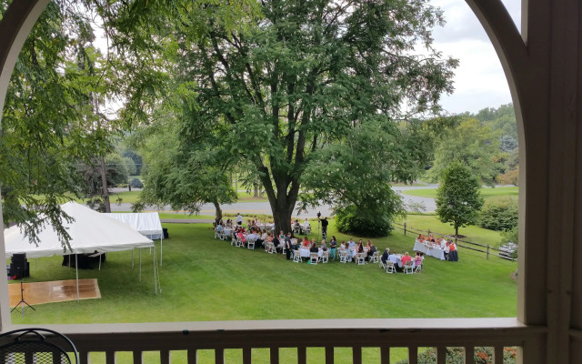 The Inn at Ragged Edge