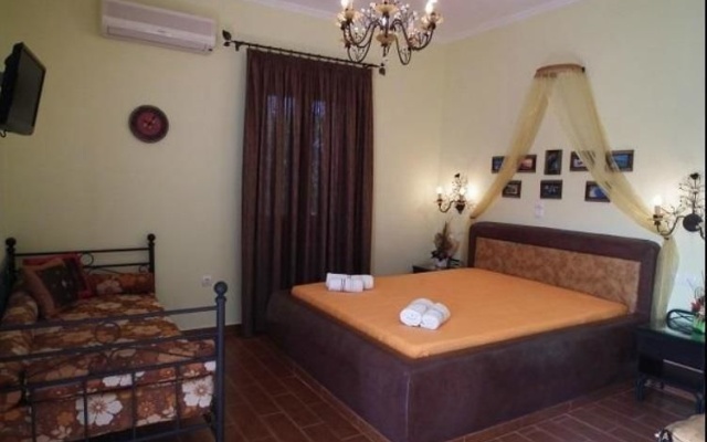 Antonia Studios