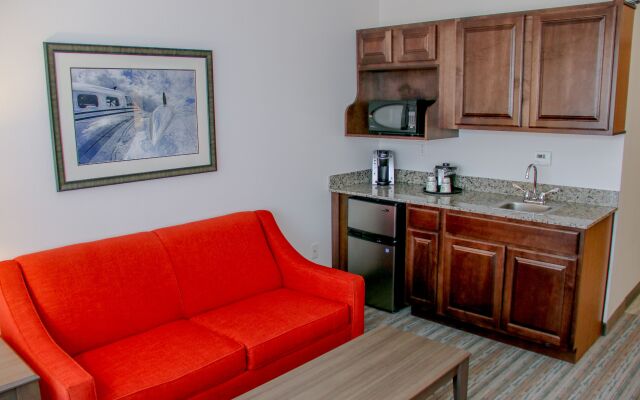 Holiday Inn & Suites Denver Tech Center-Centennial by IHG