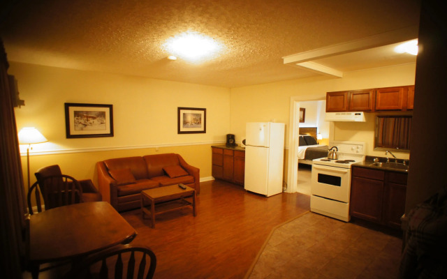 Silverwood Inn & Suites