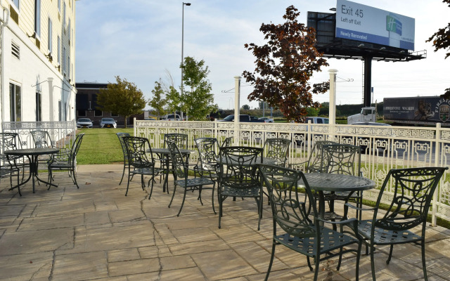 Holiday Inn Express Hotel & Suites Watertown-Thousand Island by IHG