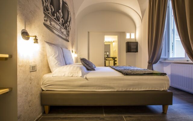 Trevi Contemporary Suite