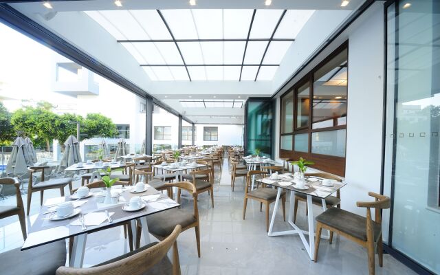 Atrium Ambiance Hotel