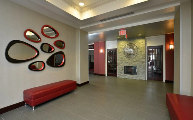 Holiday Inn Express & Suites Utica by IHG