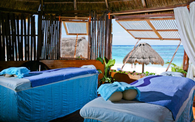 Akumal Bay Beach and Wellness Resort Hotel
