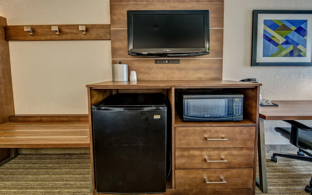 Holiday Inn Express Memphis Medical Center Midtown by IHG