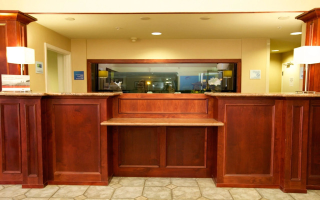 Holiday Inn Express & Suites Watsonville by IHG