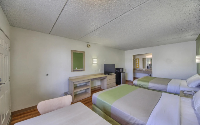 Motel 6 San Antonio, TX - Northwest Medical Center