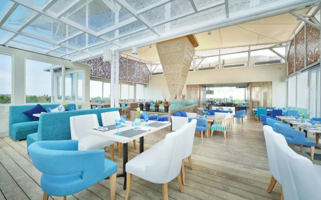Отель de Vins Sky Hotel Seminyak
