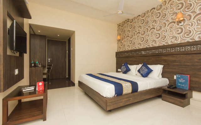 OYO 10650 Hotel Lotus Residency