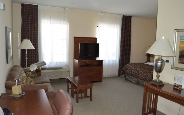 Staybridge Suites Milwaukee West-Oconomowoc by IHG