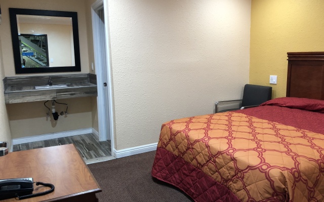 Standard Double room (full double bed)