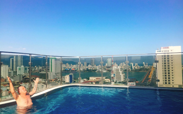 Mitisa Hotel Da Nang - Near Dragon Bridge