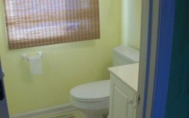 Marsh Manor 3 Br home by RedAwning