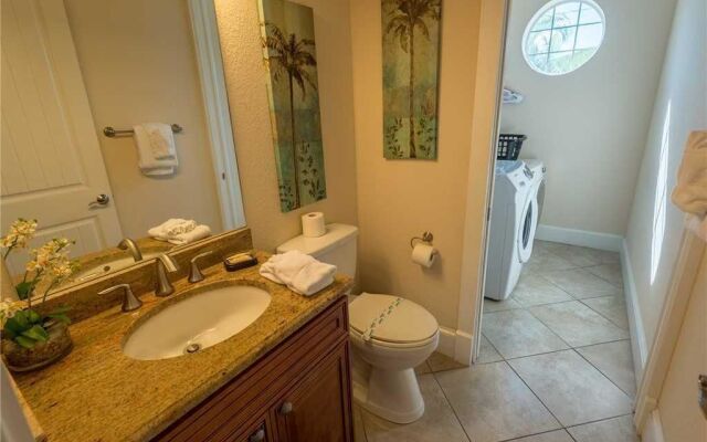 South Seas Apartment 6