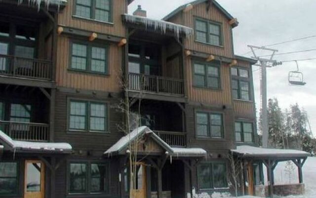 Kicking Horse Lodges