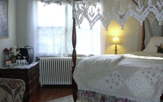 The Brattle House