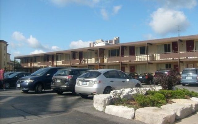 The Lodge Inn & Suites Near The Falls