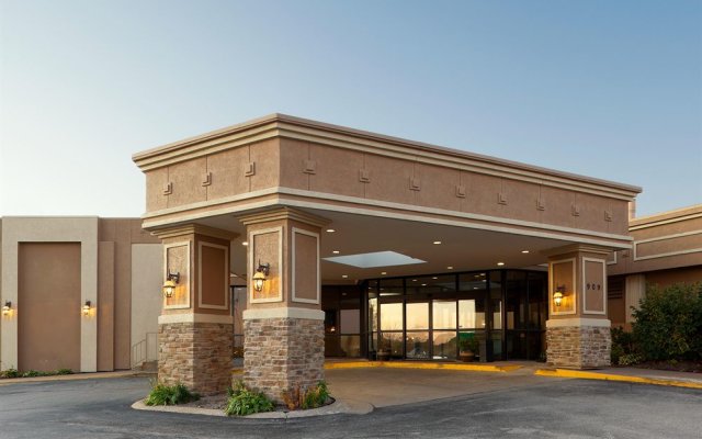 Holiday Inn Hotel & Suites Bettendorf