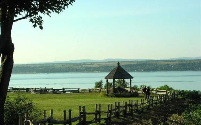 Manoir De Tilly