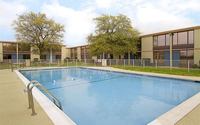 Hotel Suites of America