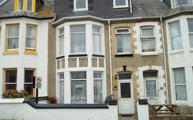 Holmwood Guest House