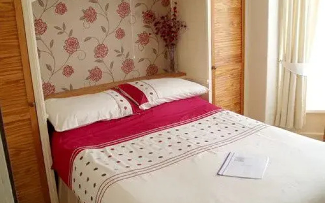 Holmwood Guest House