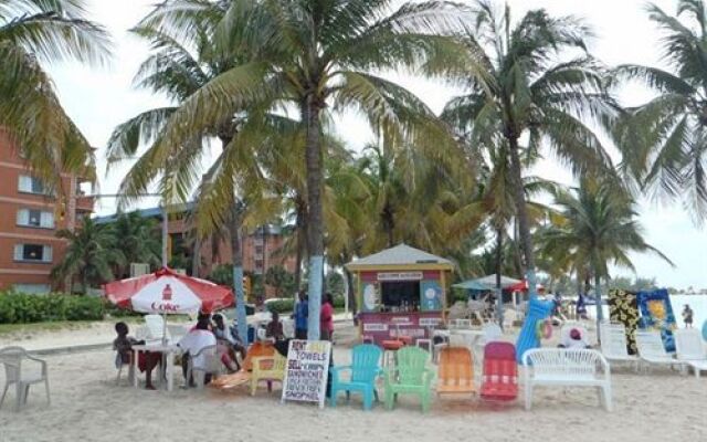 Nassau Junkanoo Beach Resort