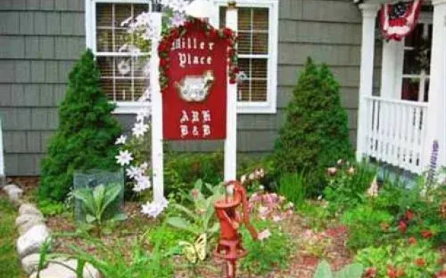 Miller Place Ark Bed & Breakfast