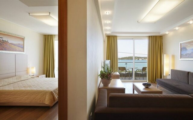 Nautica Bay Hotel