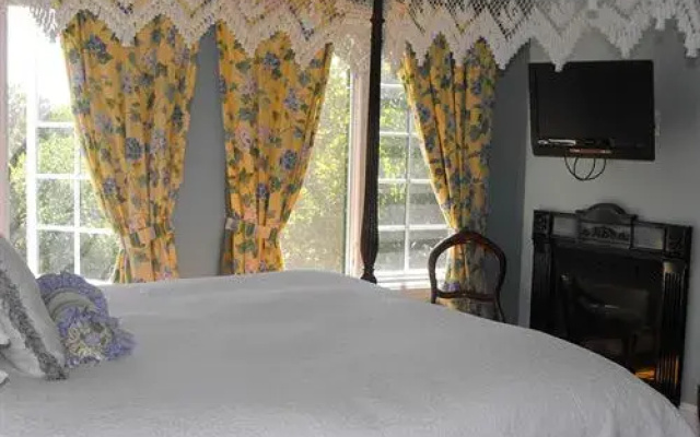 The Maple Street Inn