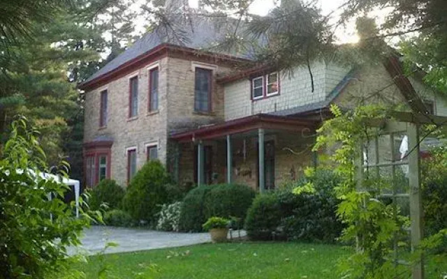 1847 Blake House Inn Bed & Breakfast