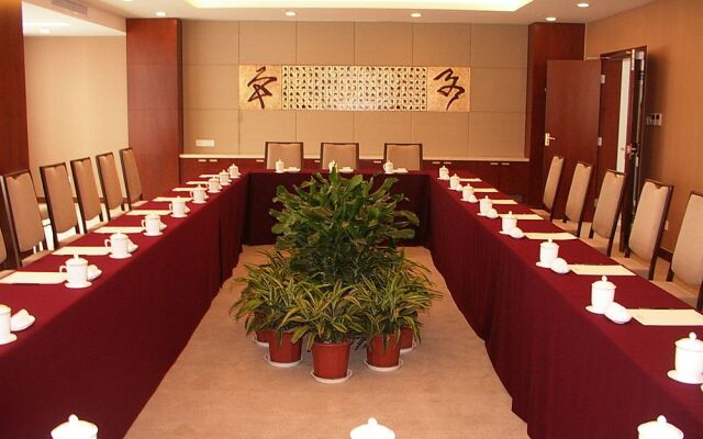 Donghu Service Apartment Hotel