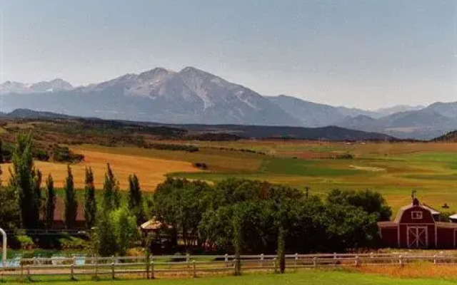 Red Rooster Inn