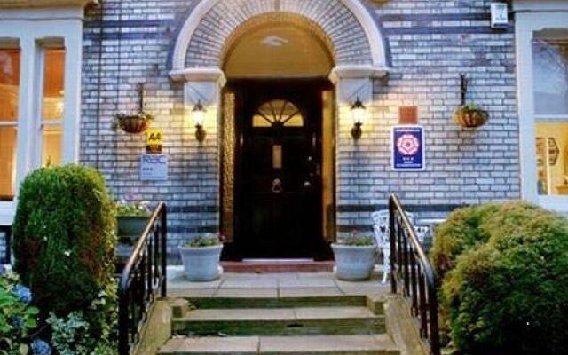 Clifton House Hotel - B & B