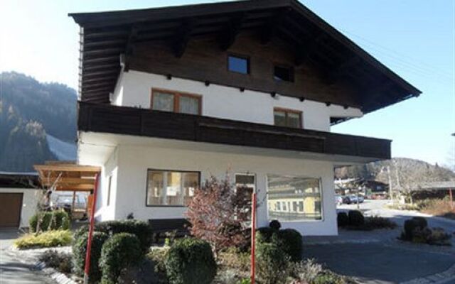 Hotel Tiroler ADLER Bed & Breakfast