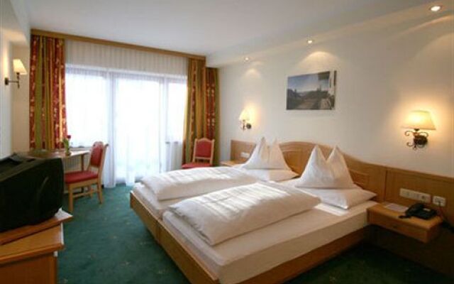 Hotel Tiroler ADLER Bed & Breakfast