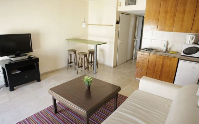 Dizengoff Beach Apartments